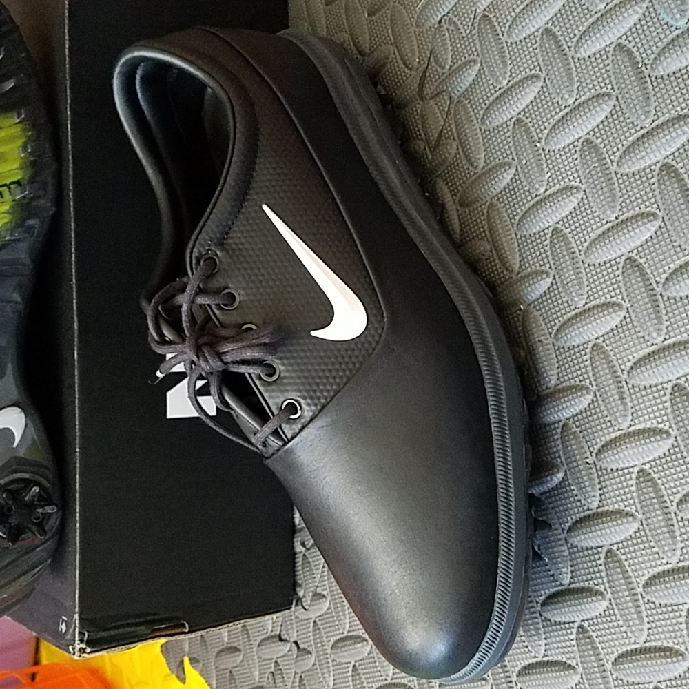 Nike Men's Air Zoom Victory Tour Golf Shoes